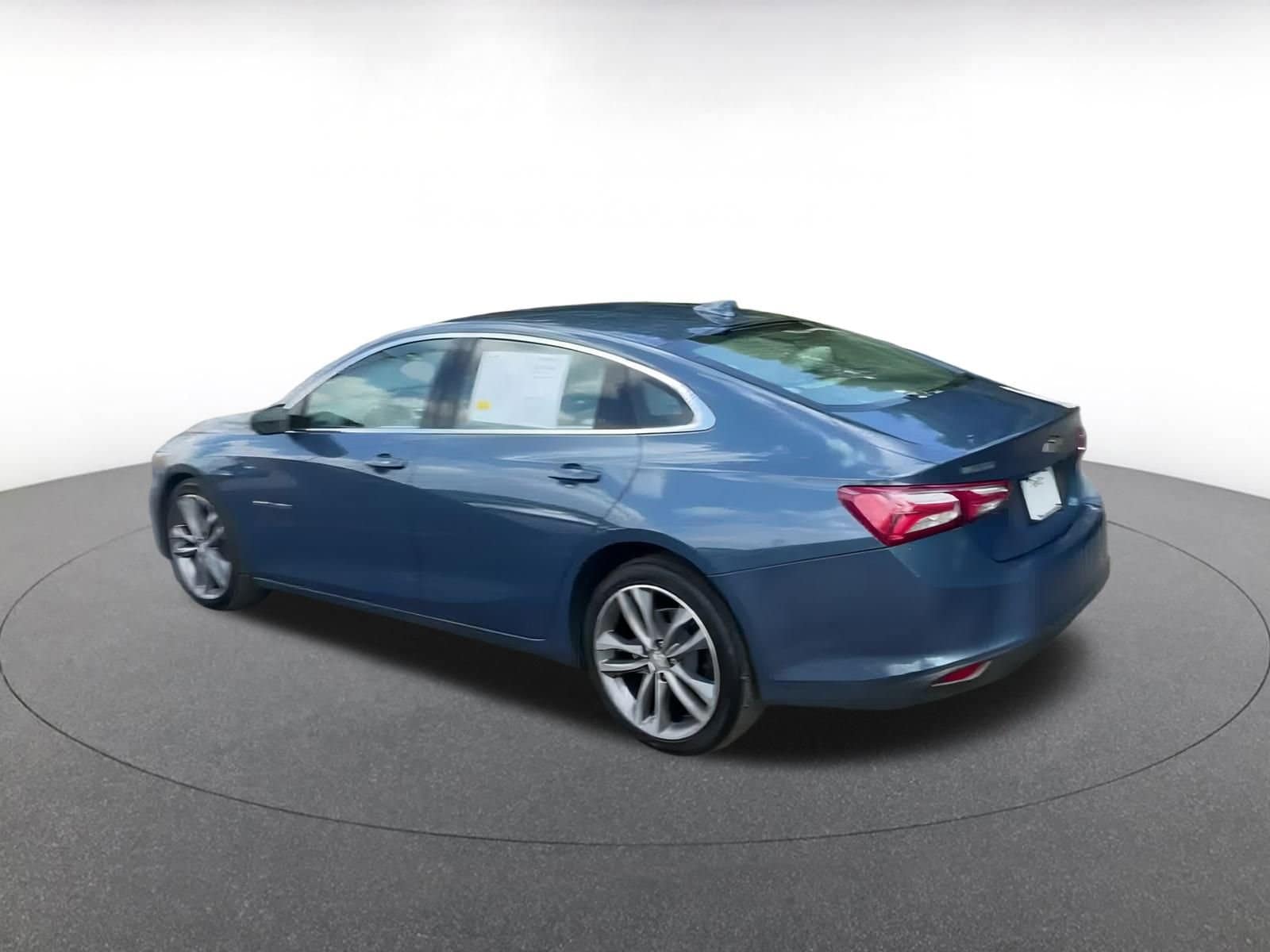 Thumbnail: 2024 Chevrolet Malibu - 10