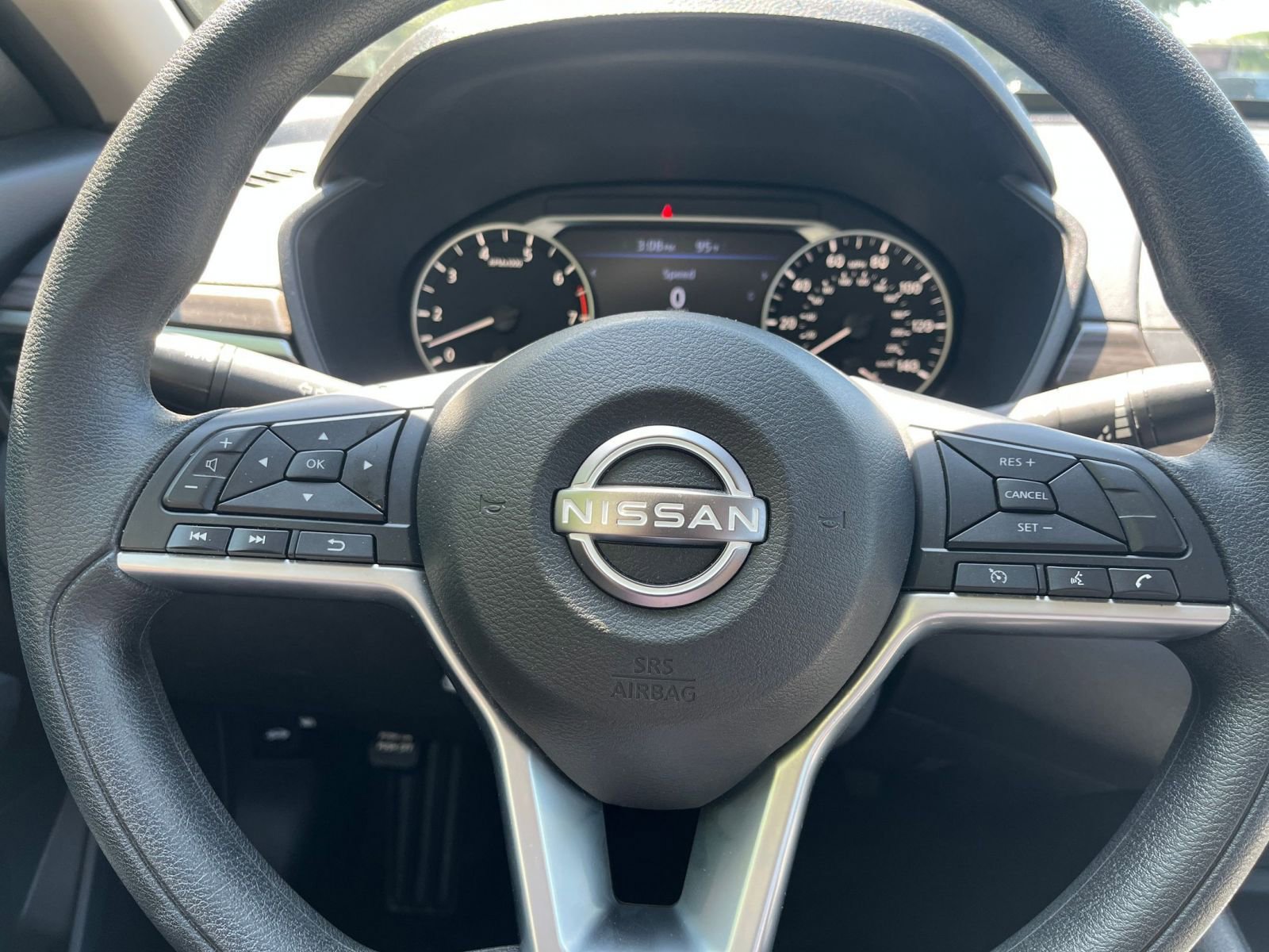 Thumbnail: 2025 Nissan Altima - 28