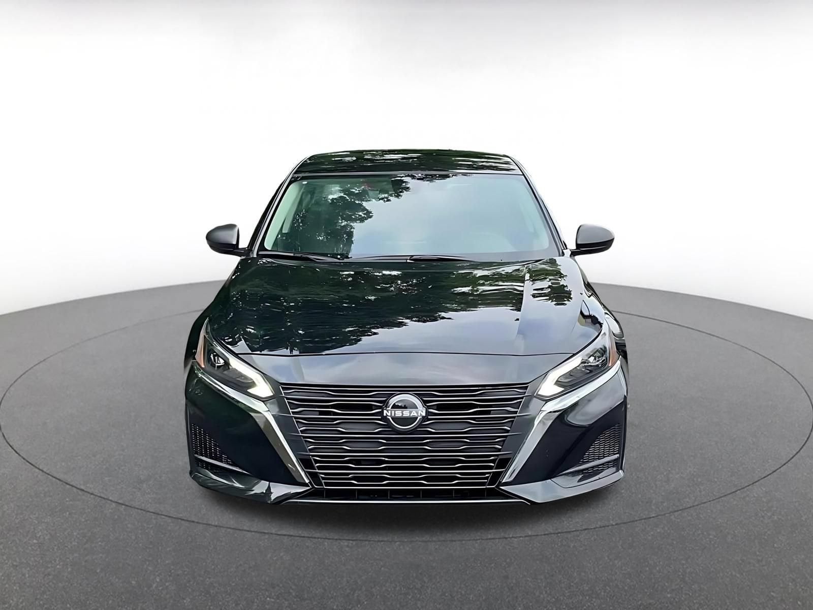 Thumbnail: 2025 Nissan Altima - 4