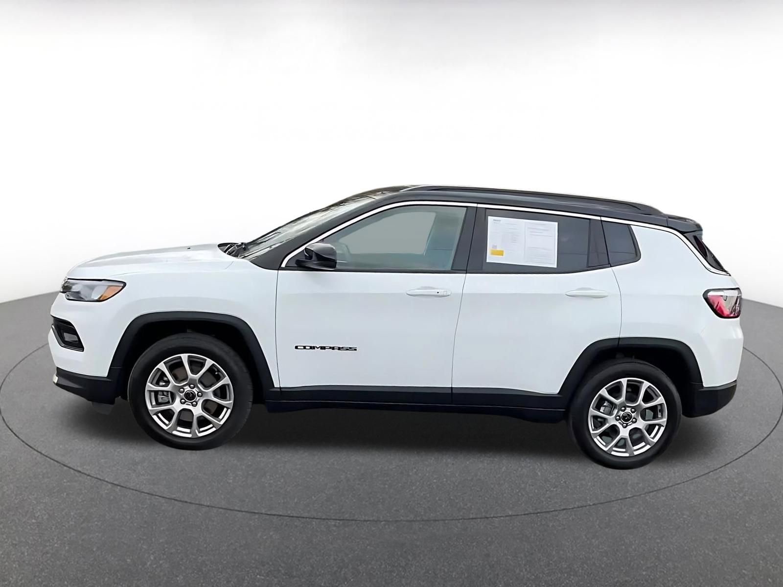 Thumbnail: 2025 Jeep Compass - 9