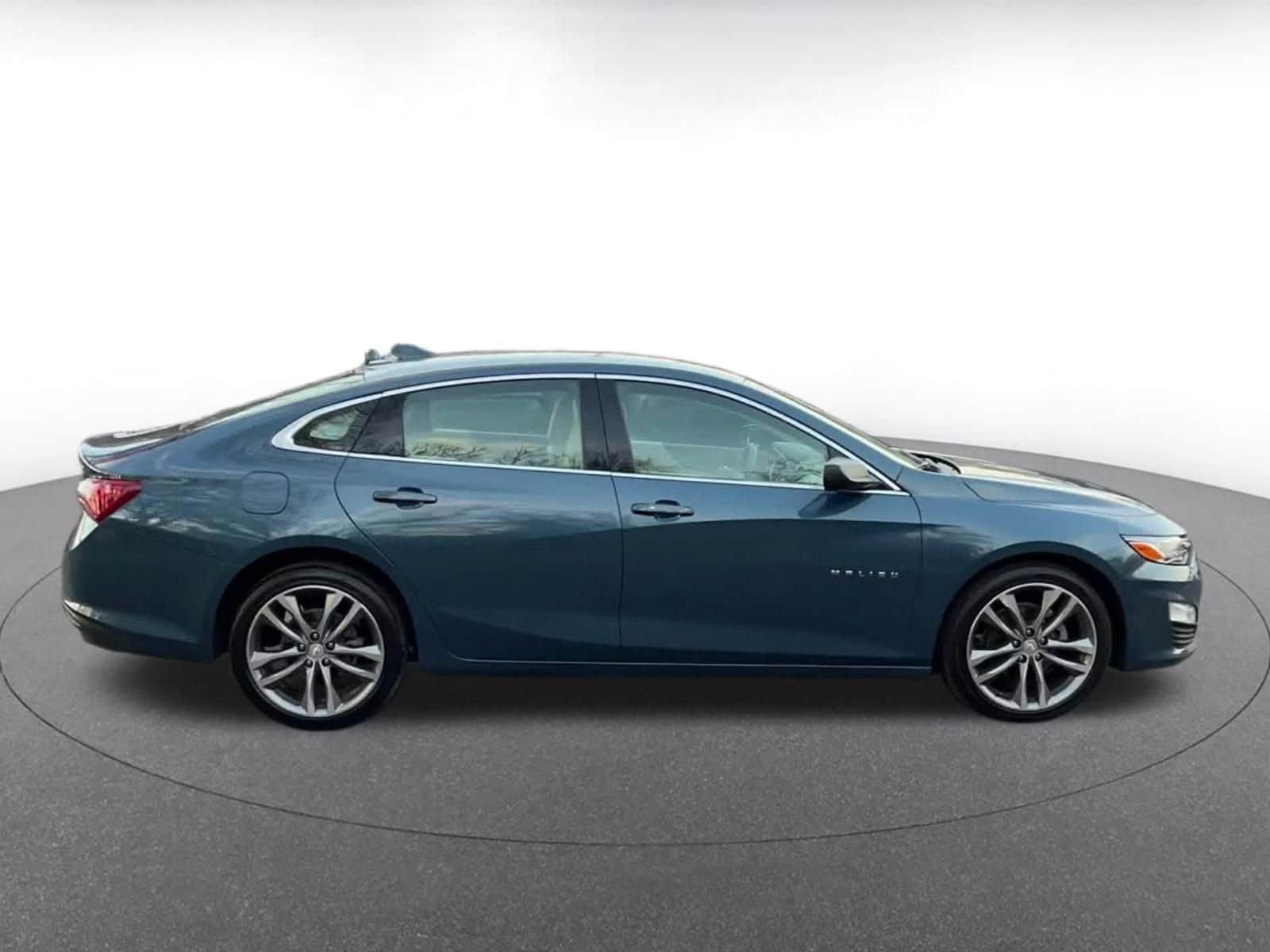 Thumbnail: 2024 Chevrolet Malibu - 16