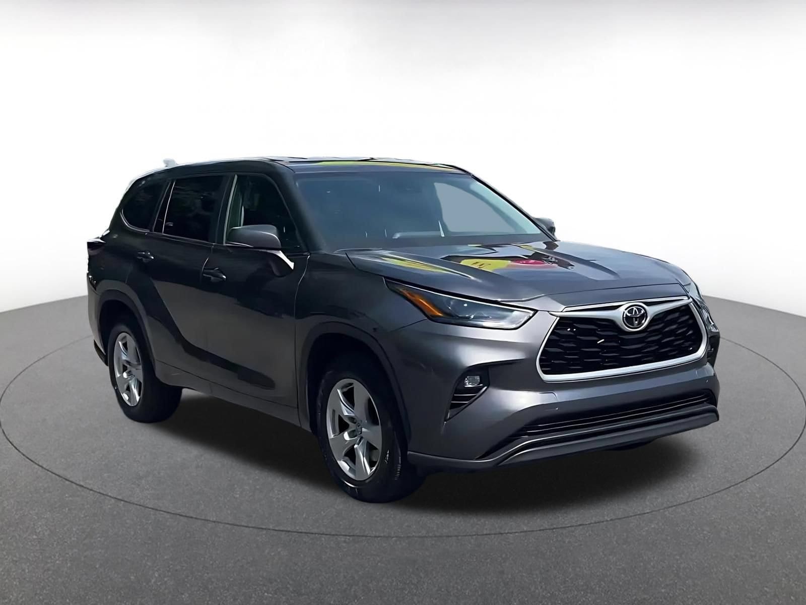 Thumbnail: 2025 Toyota Highlander - 3
