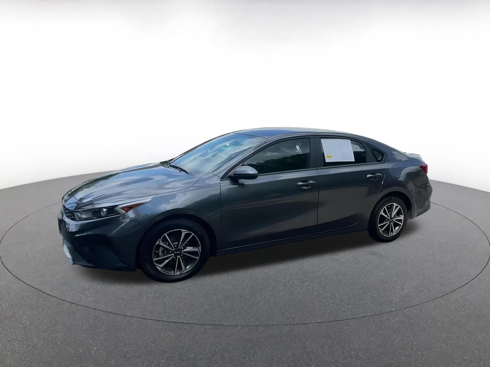 Thumbnail: 2024 Kia Forte - 8