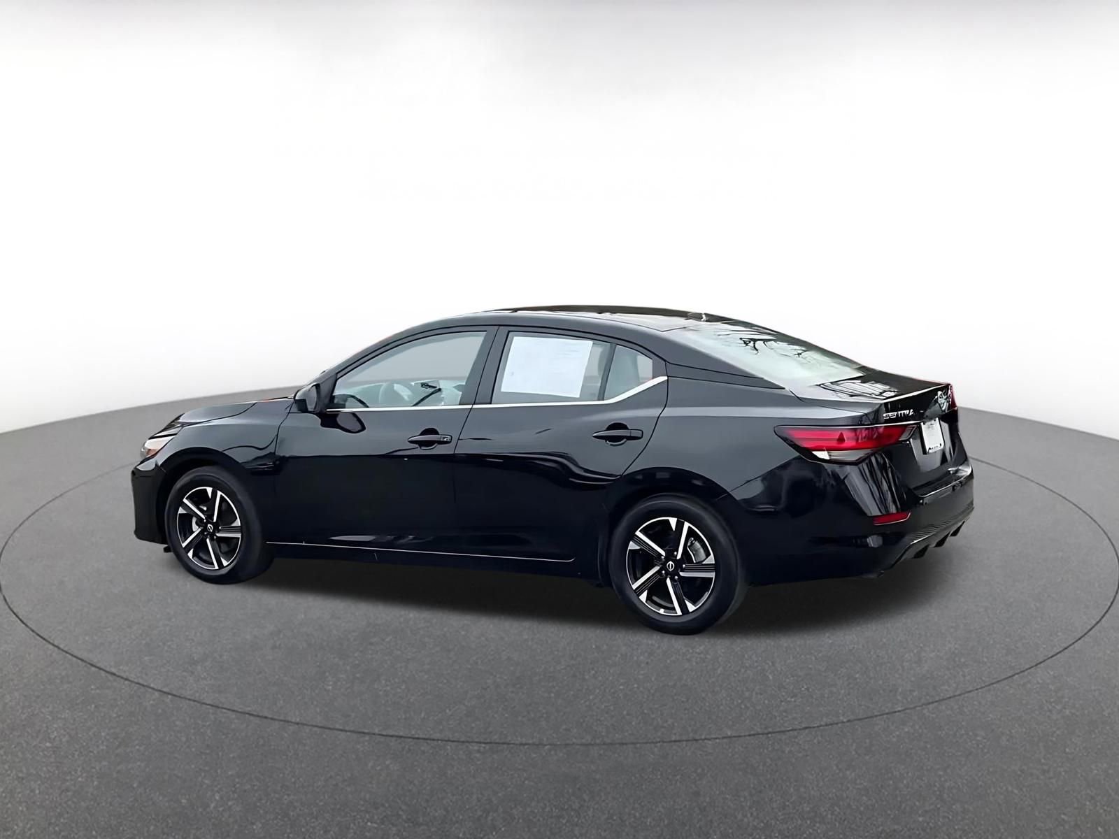 Thumbnail: 2025 Nissan Sentra - 10