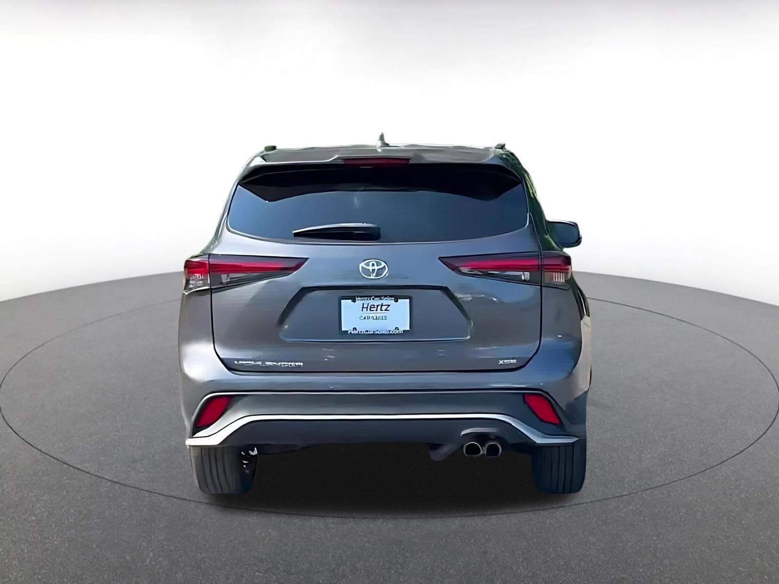 Thumbnail: 2024 Toyota Highlander - 14