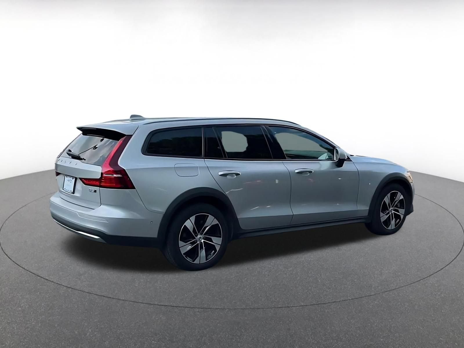 Thumbnail: 2025 Volvo S60 - 15