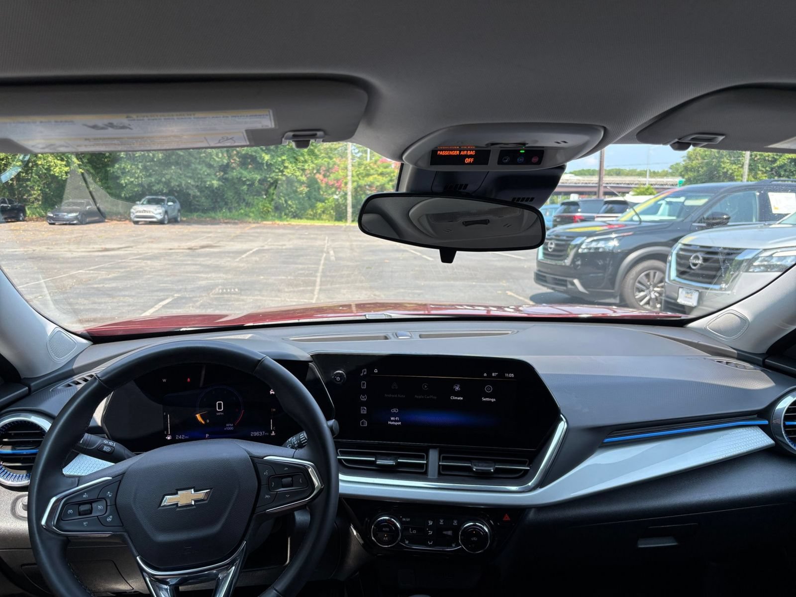 Thumbnail: 2025 Chevrolet Trax - 32