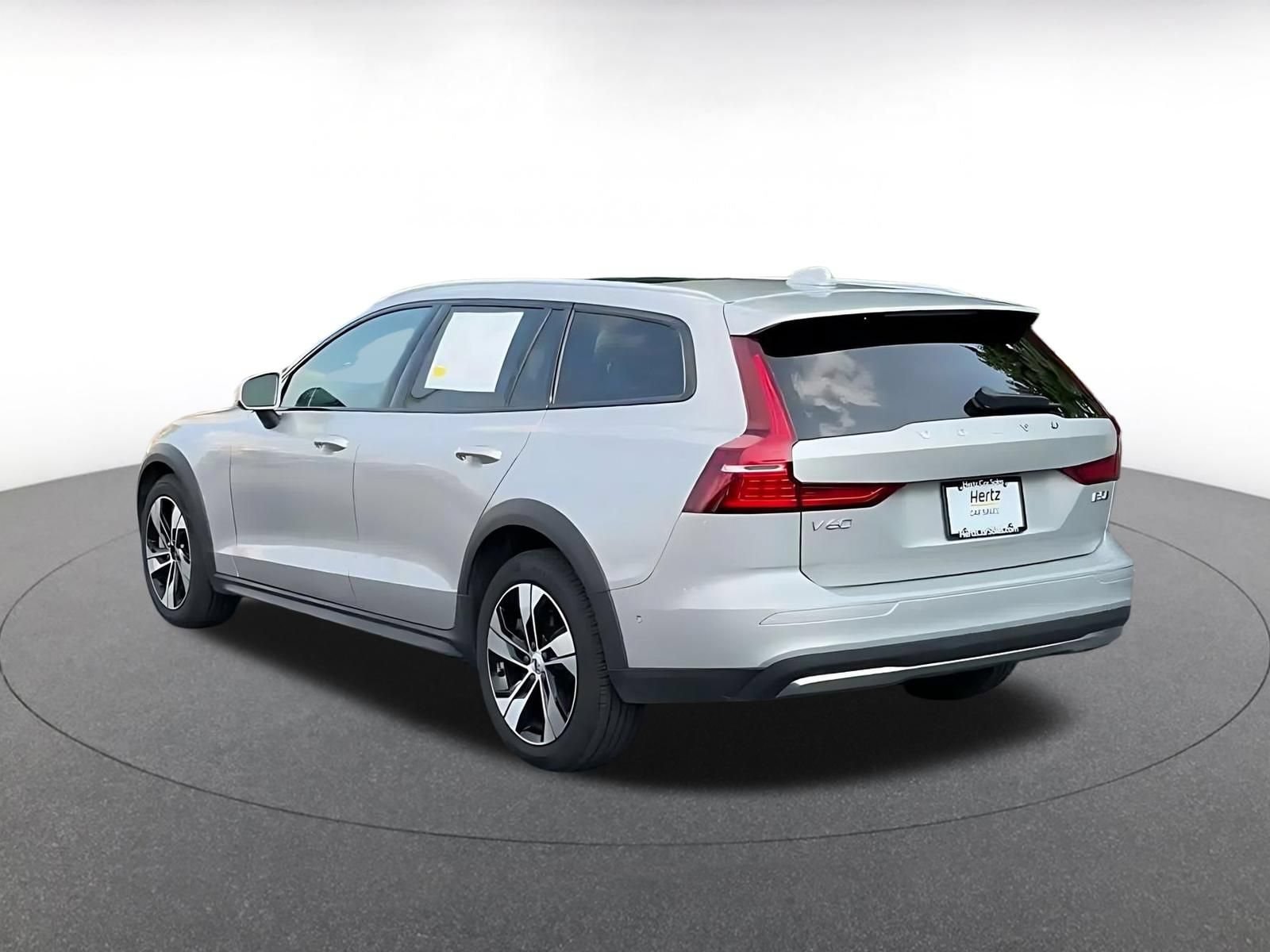Thumbnail: 2025 Volvo S60 - 11
