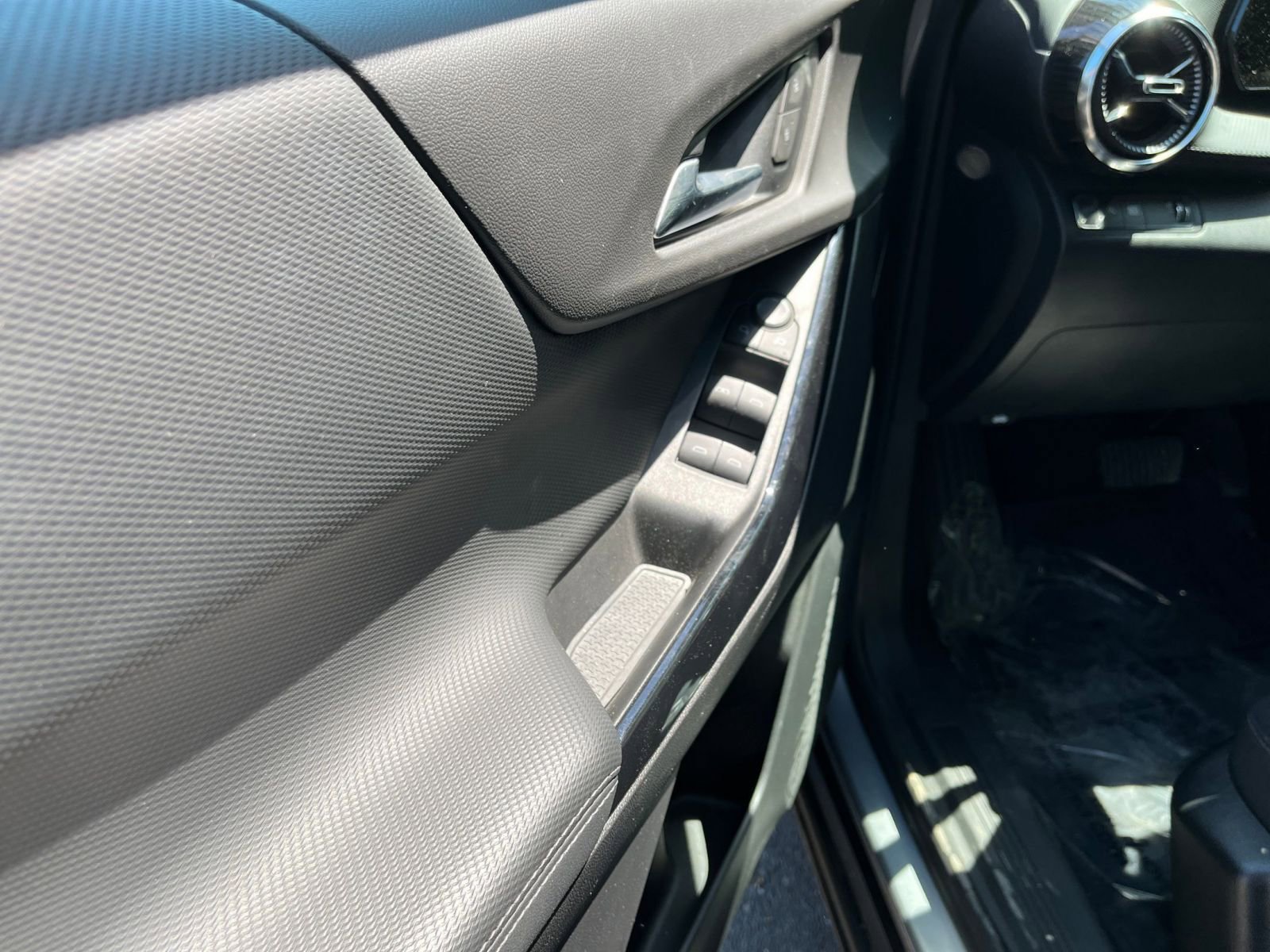 Thumbnail: 2025 Chevrolet Equinox - 18