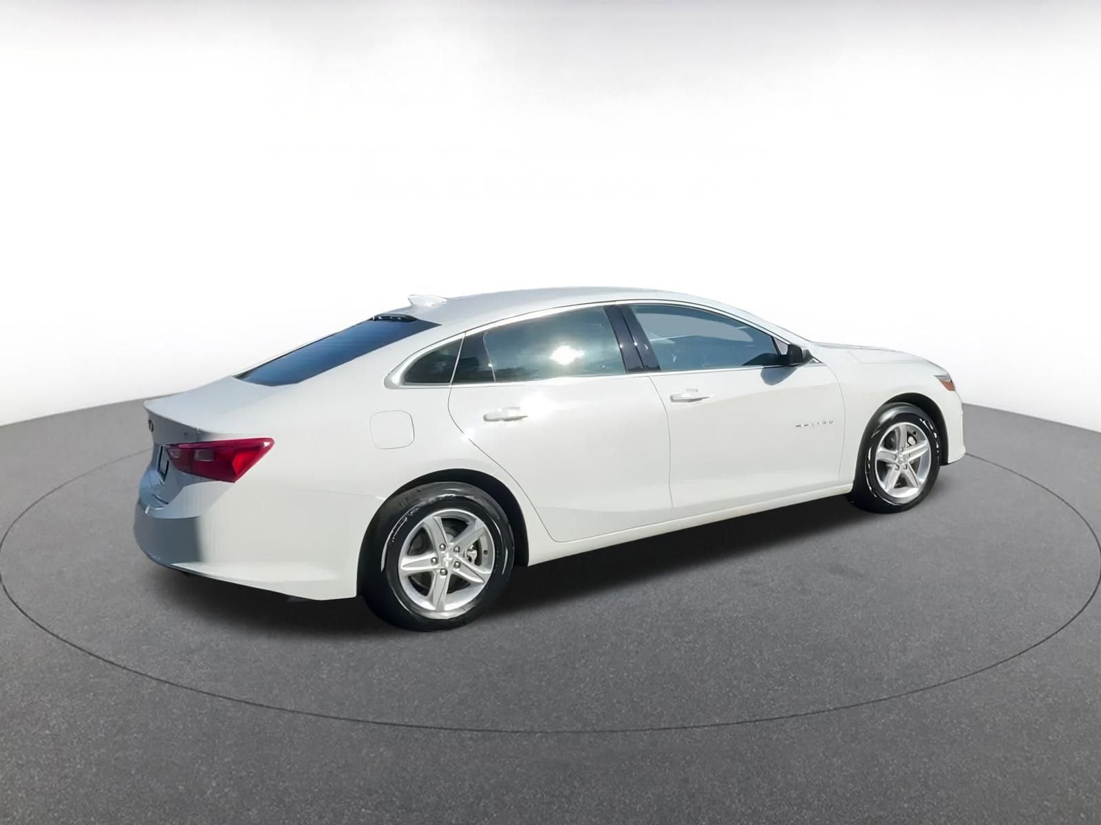 Thumbnail: 2024 Chevrolet Malibu - 14