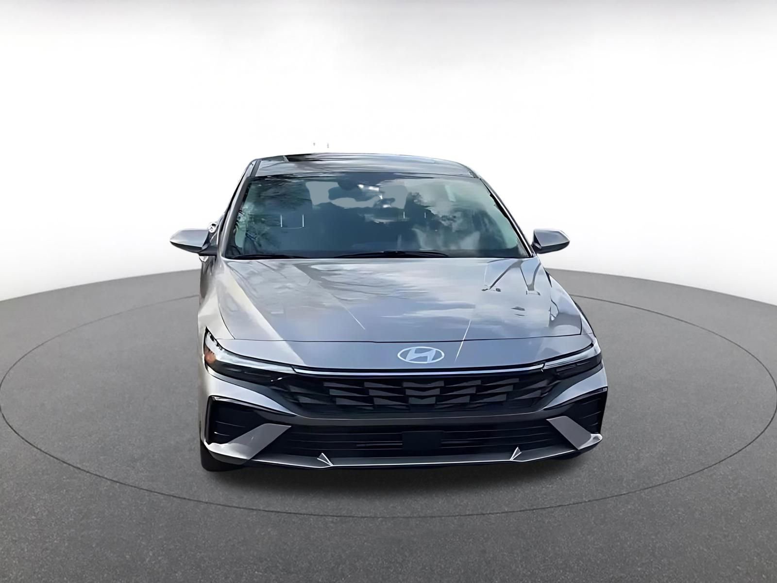 Thumbnail: 2025 Hyundai Elantra - 4