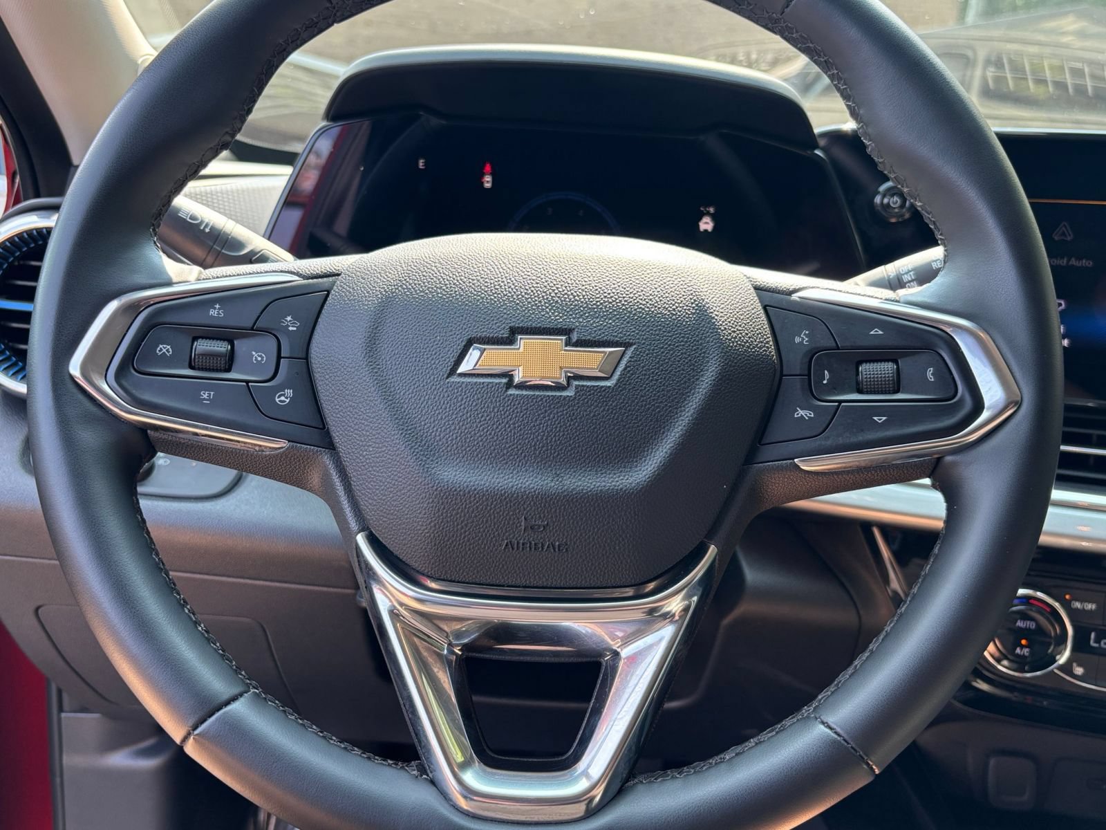 Thumbnail: 2025 Chevrolet Trax - 27