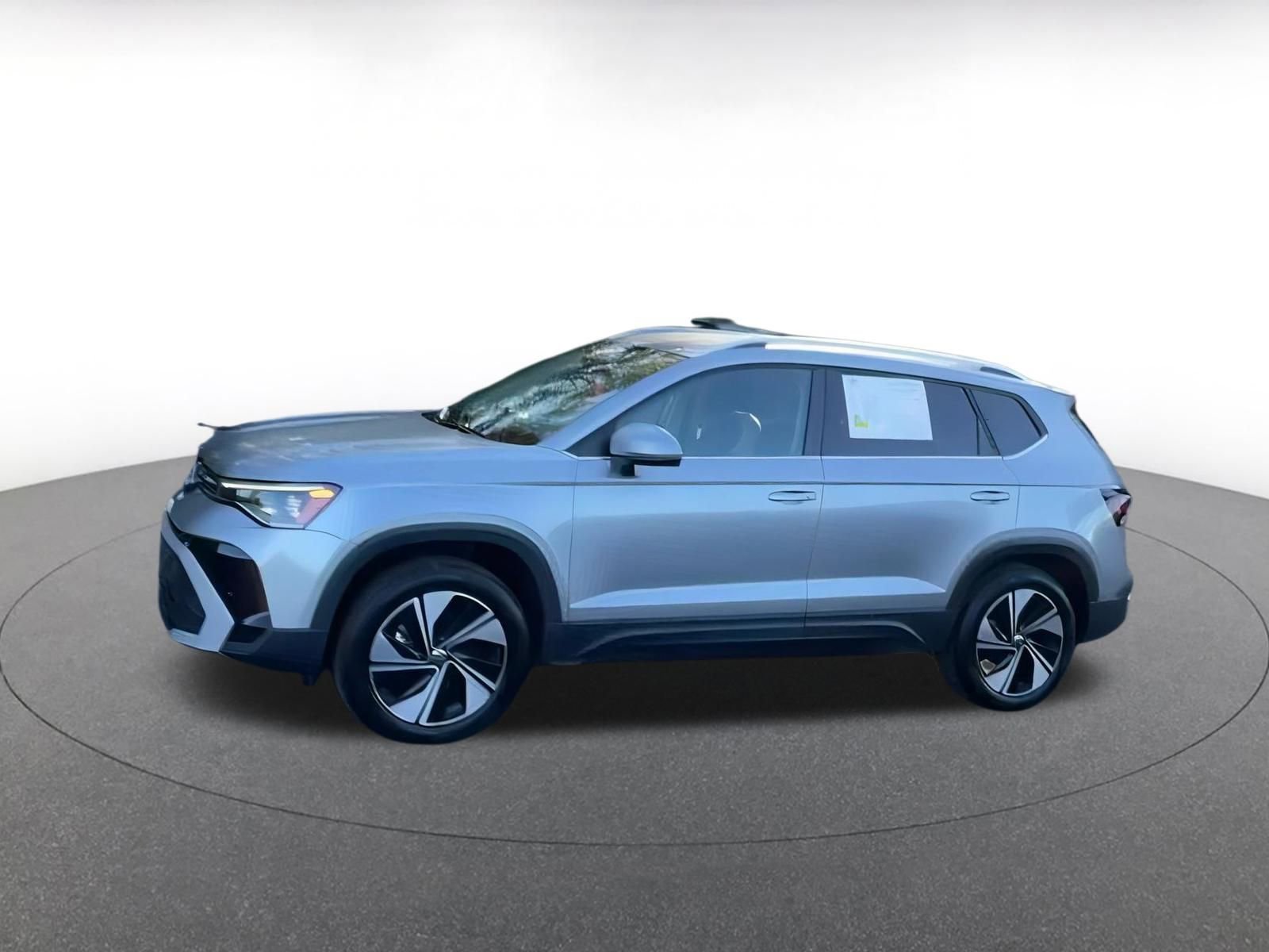 Thumbnail: 2025 Volkswagen Taos - 8