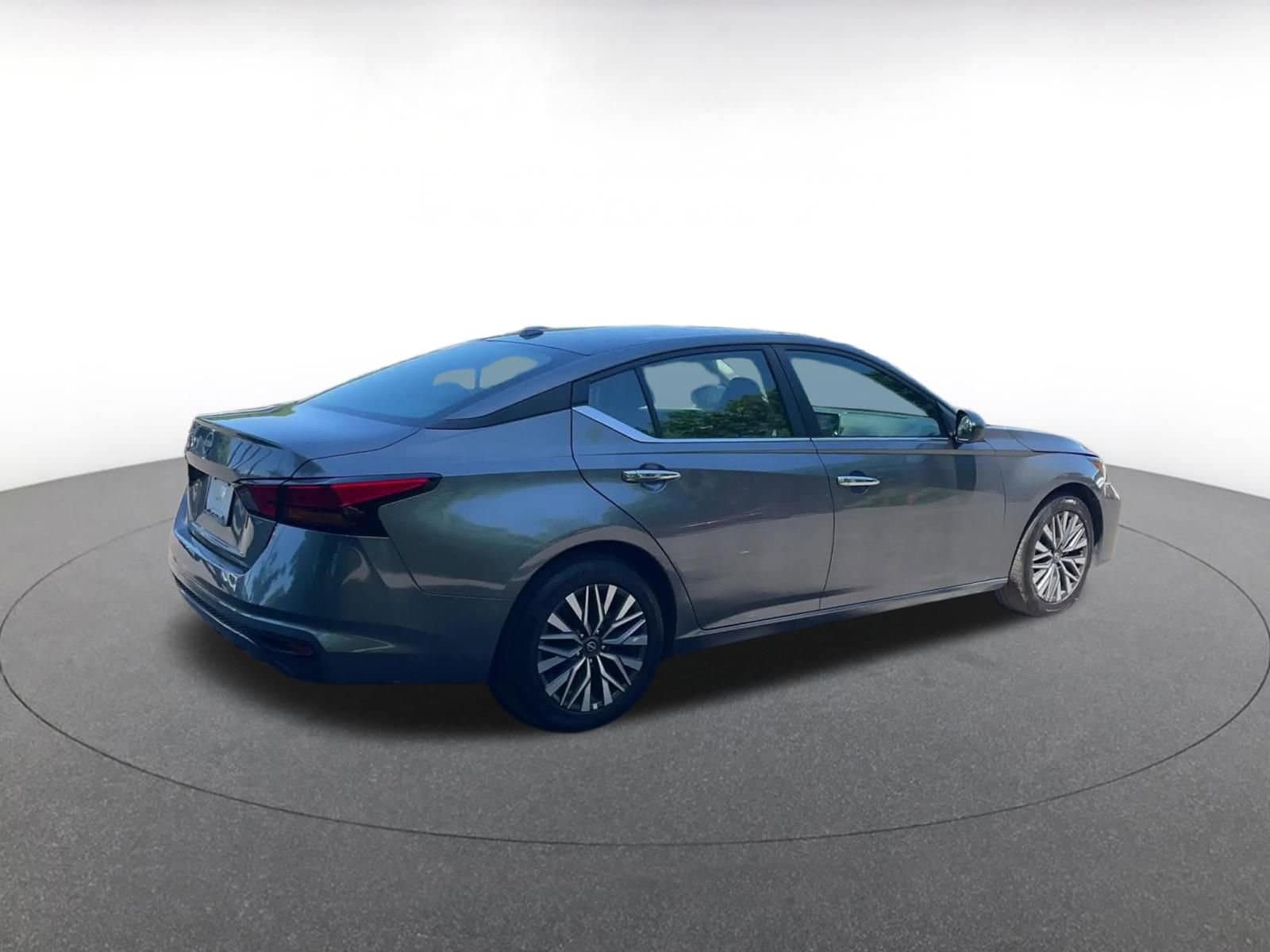 Thumbnail: 2025 Nissan Altima - 15