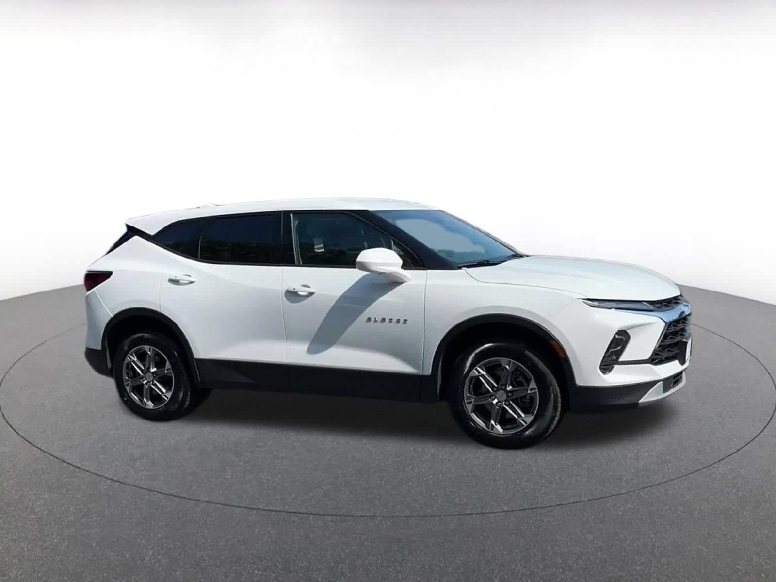 Thumbnail: 2026 Chevrolet Blazer - 2