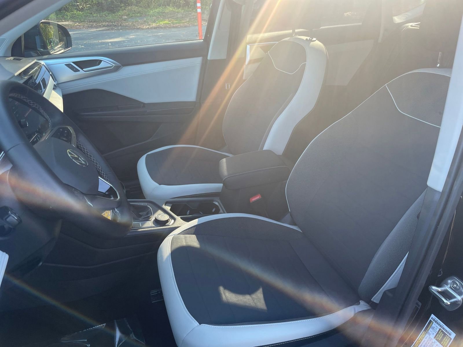 Thumbnail: 2025 Volkswagen Taos - 32