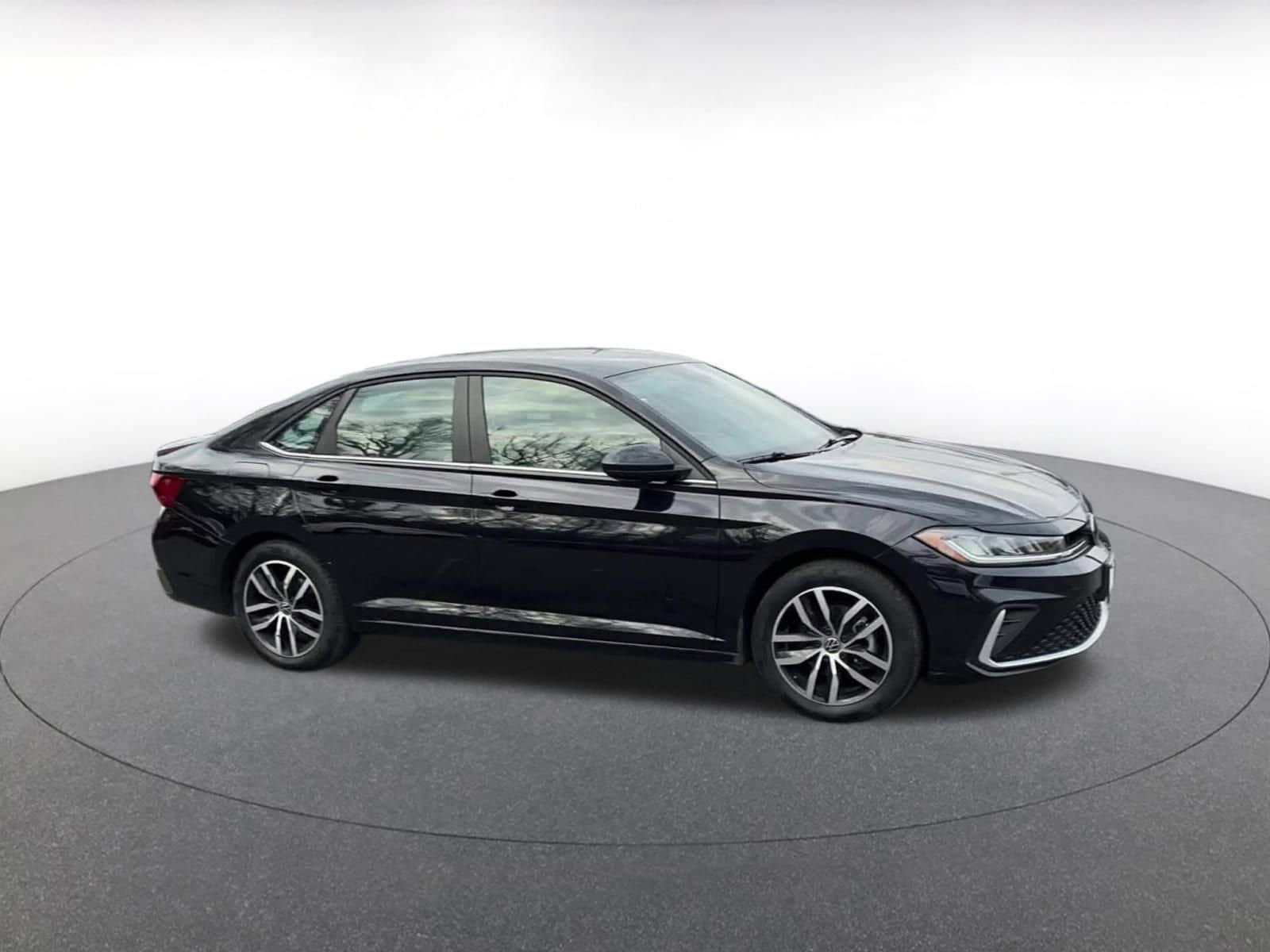 Thumbnail: 2025 Volkswagen Jetta - 2