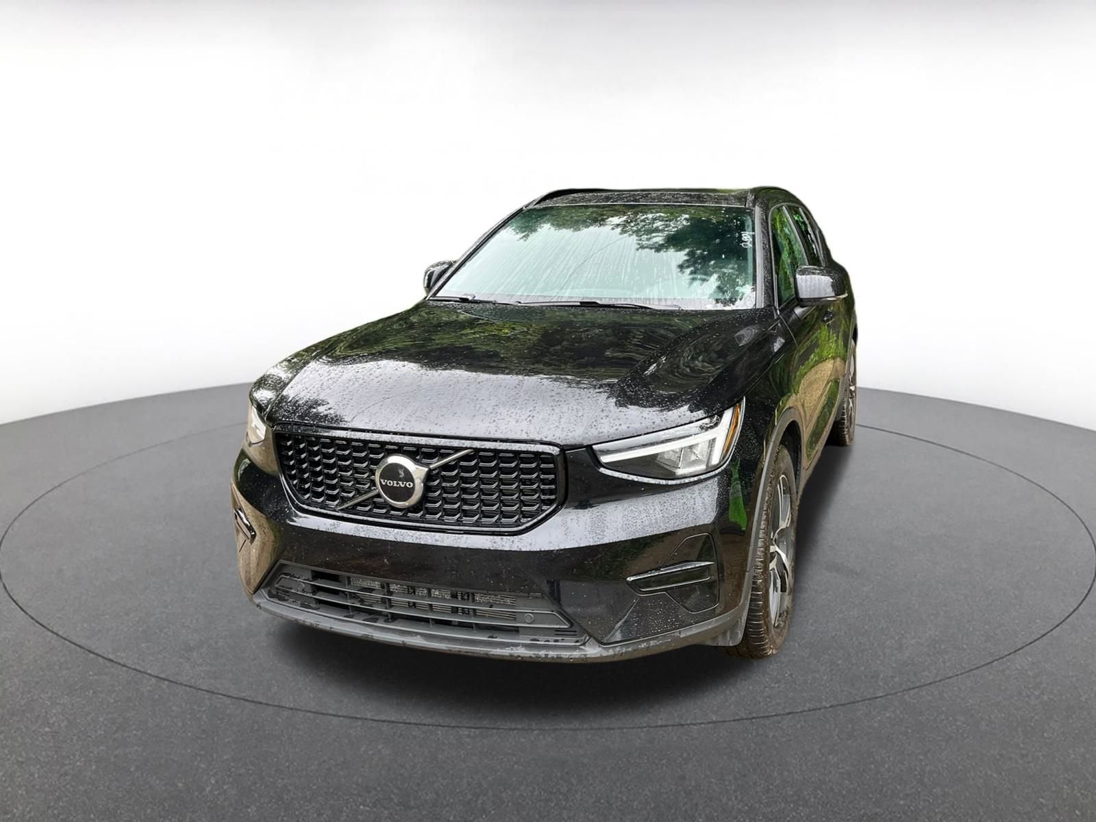 Thumbnail: 2024 Volvo XC40 - 4