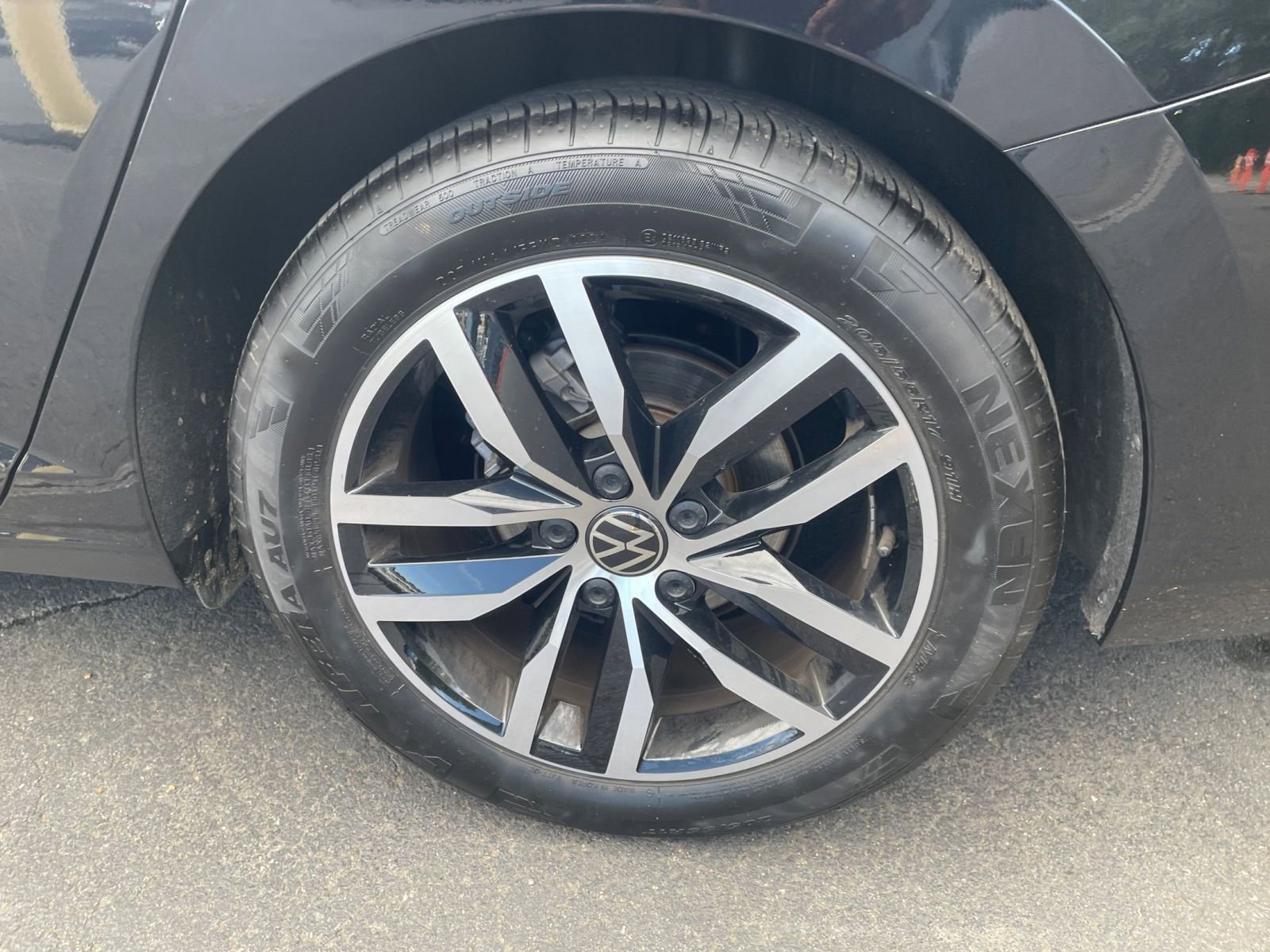 Thumbnail: 2025 Volkswagen Jetta - 25