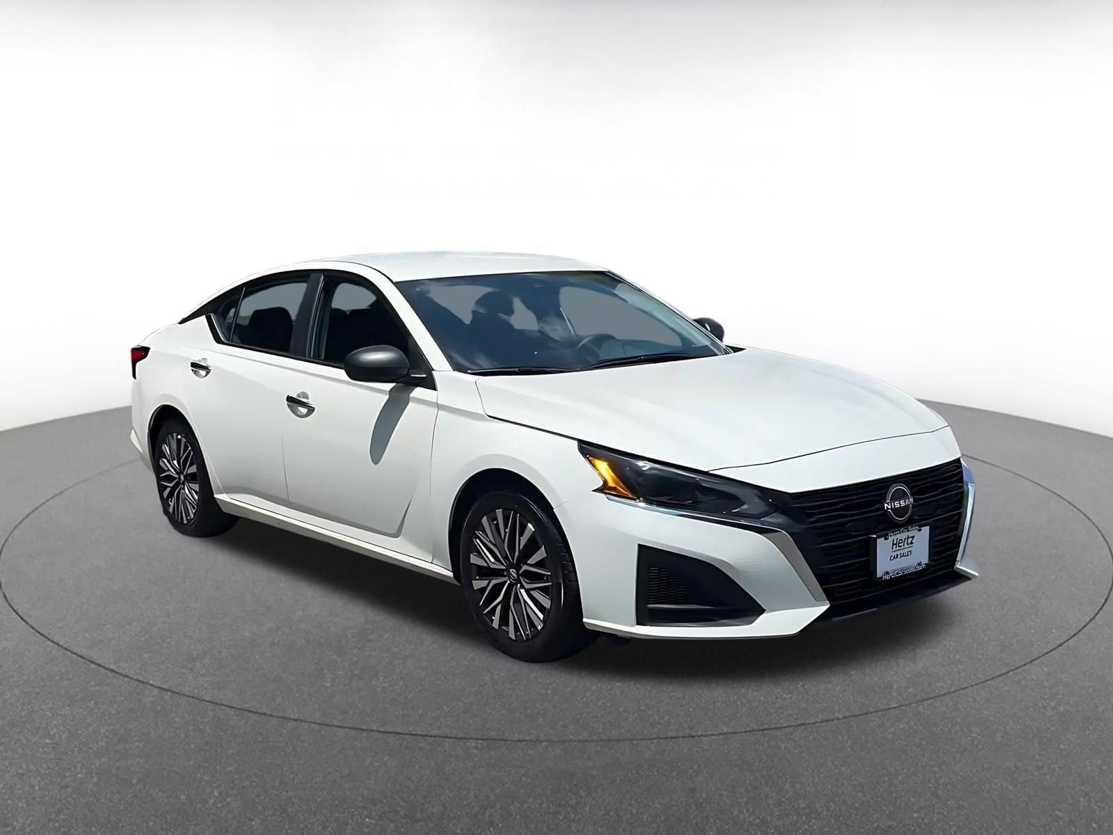 Thumbnail: 2025 Nissan Altima - 3