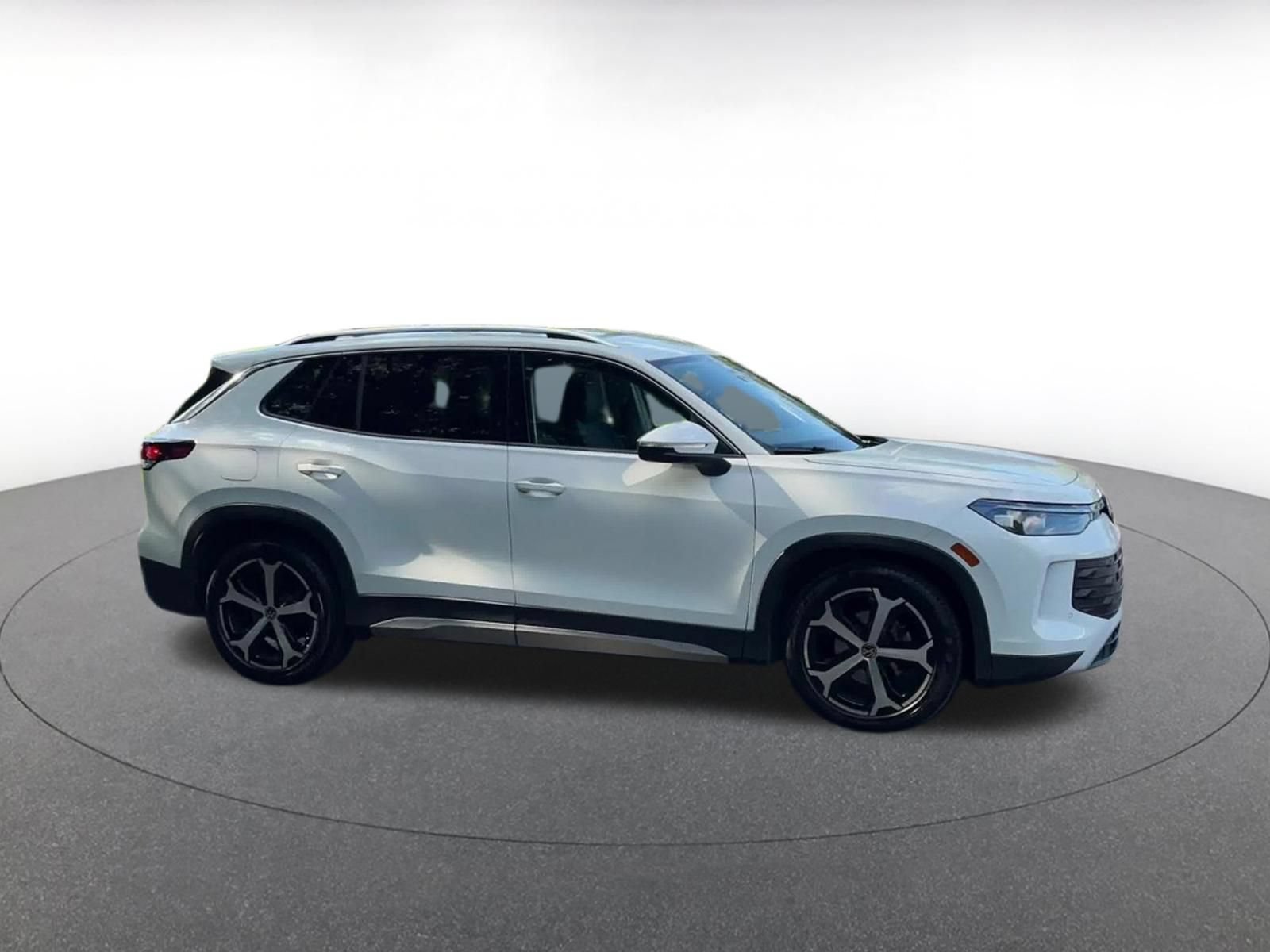 Thumbnail: 2026 Volkswagen Tiguan - 2