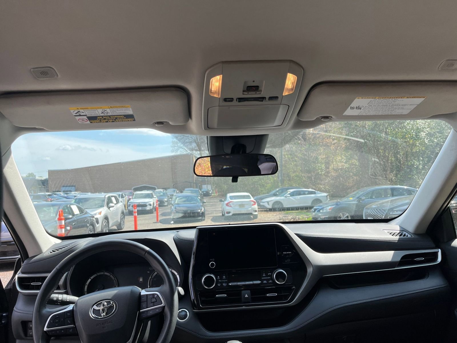 Thumbnail: 2025 Toyota Highlander - 34