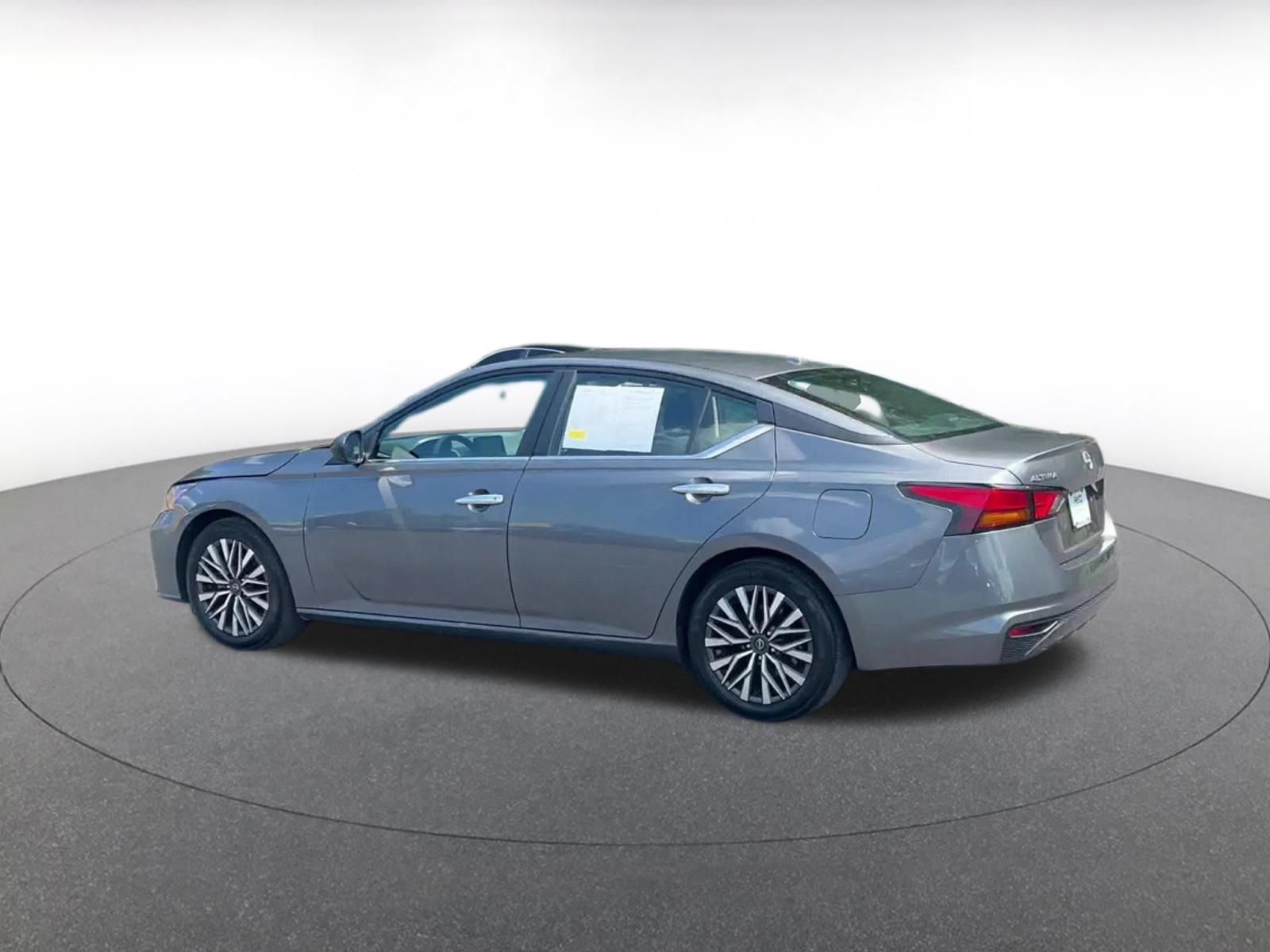 Thumbnail: 2025 Nissan Altima - 10