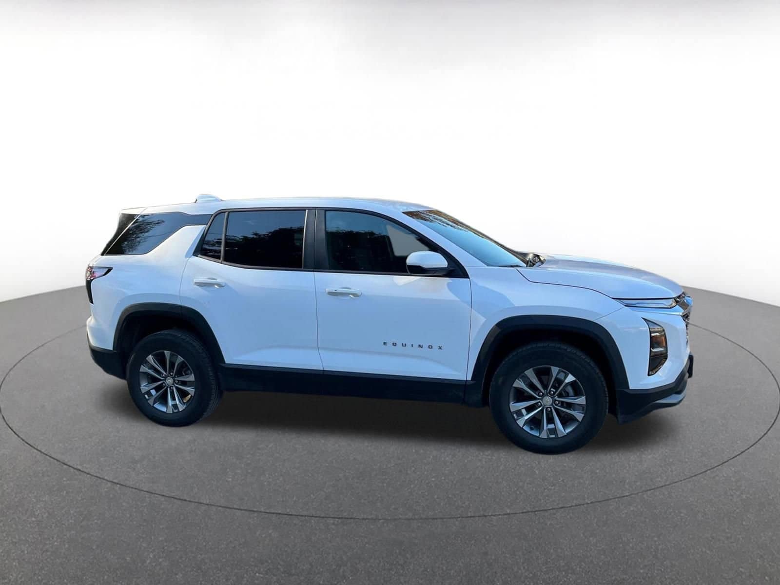 Thumbnail: 2025 Chevrolet Equinox - 3