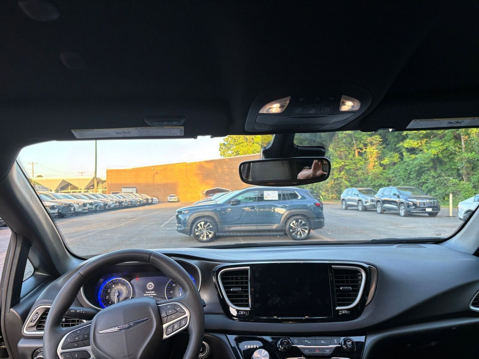 Thumbnail: 2025 Chrysler Pacifica - 35