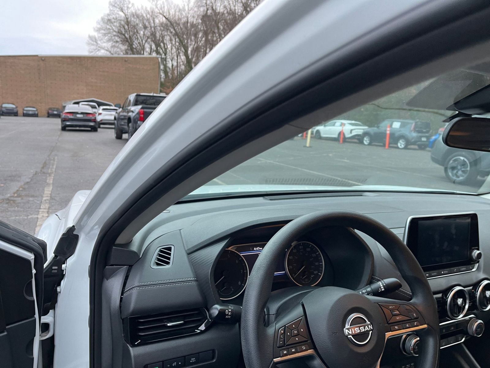 Thumbnail: 2025 Nissan Sentra - 32