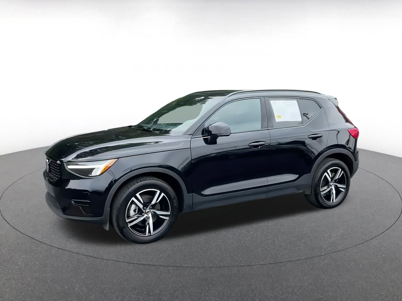 Thumbnail: 2024 Volvo XC40 - 8