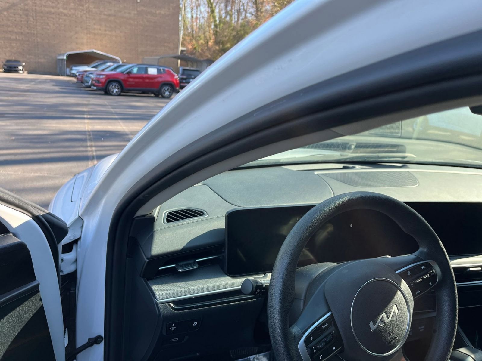 Thumbnail: 2025 Kia K5 - 32