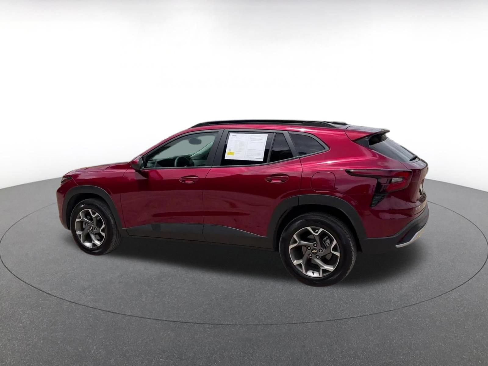 Thumbnail: 2025 Chevrolet Trax - 10
