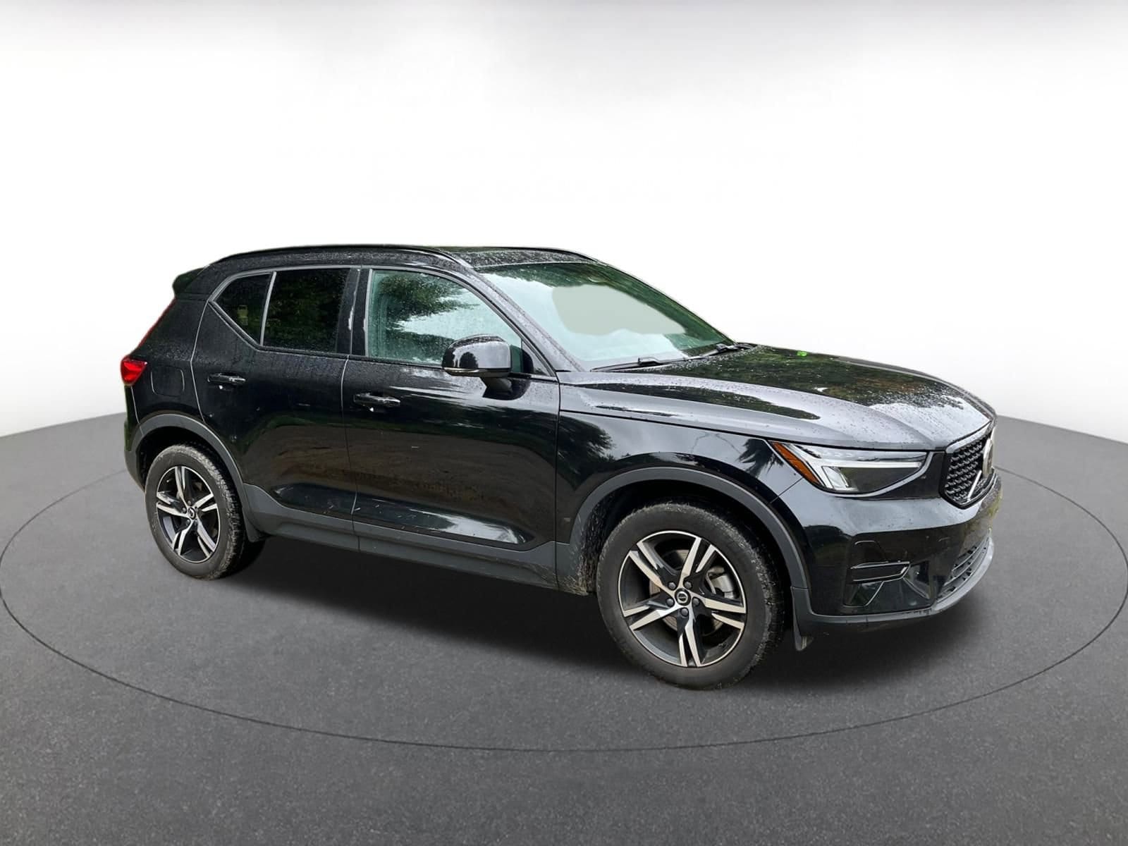 Thumbnail: 2024 Volvo XC40 - 2