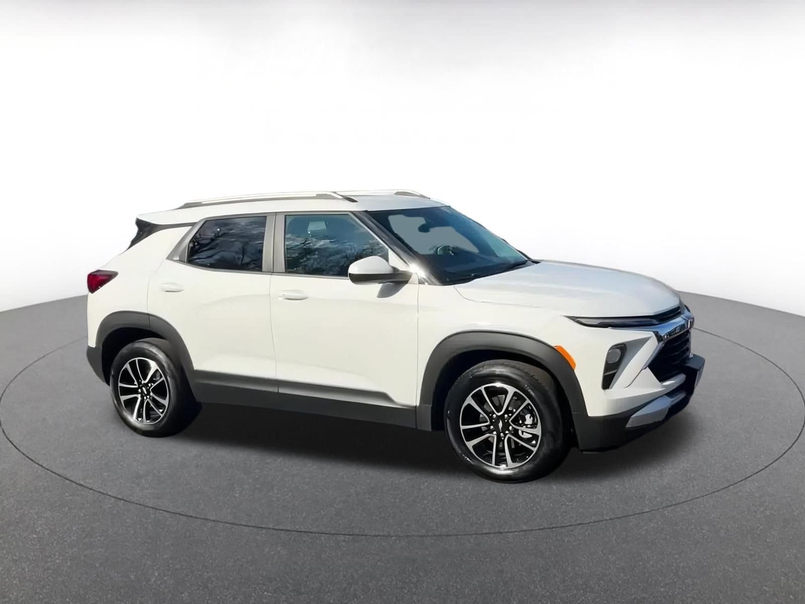 Thumbnail: 2025 Chevrolet TrailBlazer - 2