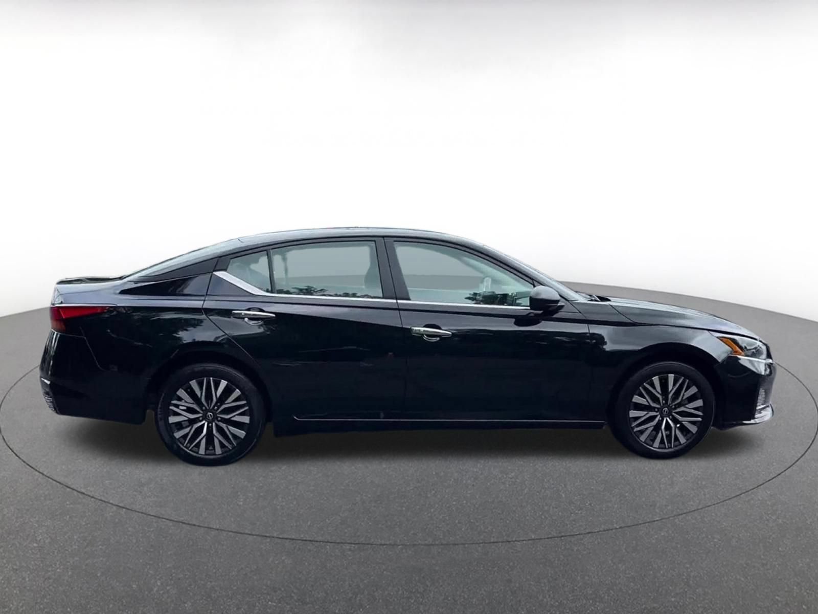 Thumbnail: 2025 Nissan Altima - 13