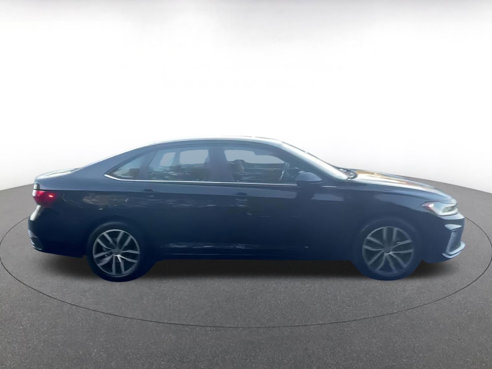 Thumbnail: 2025 Volkswagen Jetta - 12