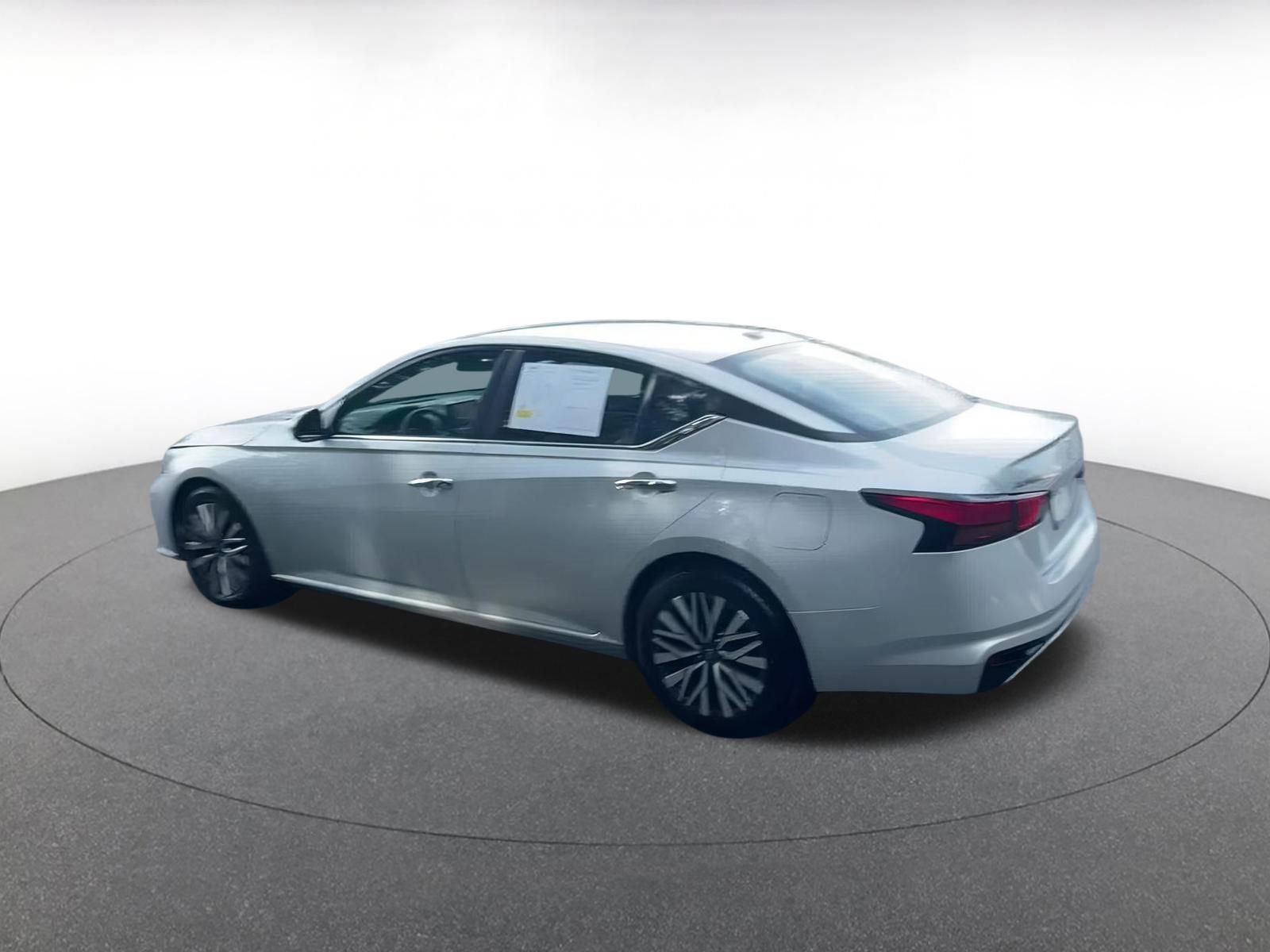 Thumbnail: 2023 Nissan Altima - 10