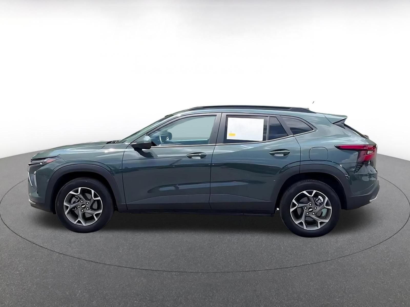 Thumbnail: 2025 Chevrolet Trax - 7