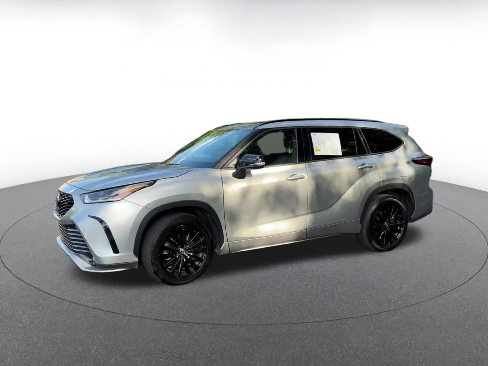 Thumbnail: 2025 Toyota Highlander - 8