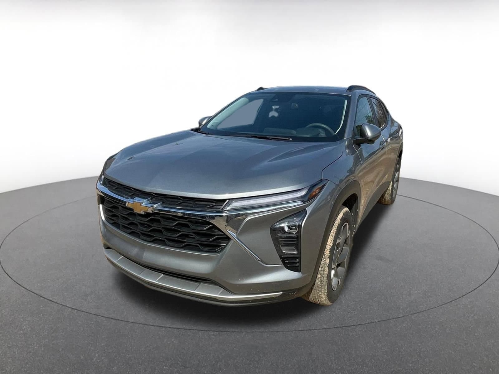 Thumbnail: 2025 Chevrolet Trax - 3