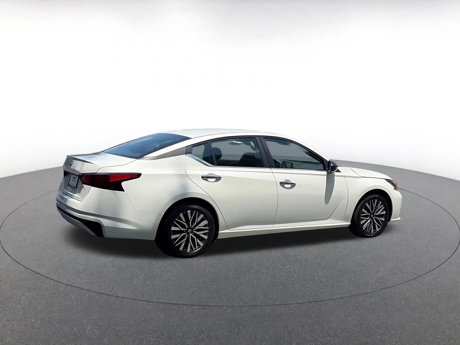 Thumbnail: 2025 Nissan Altima - 15