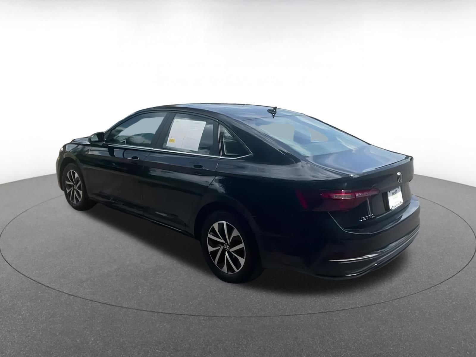 Thumbnail: 2024 Volkswagen Jetta - 10