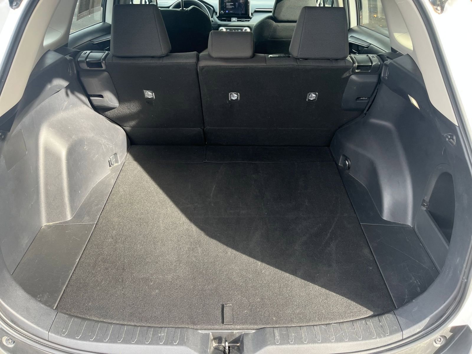 Thumbnail: 2025 Toyota RAV4 - 27