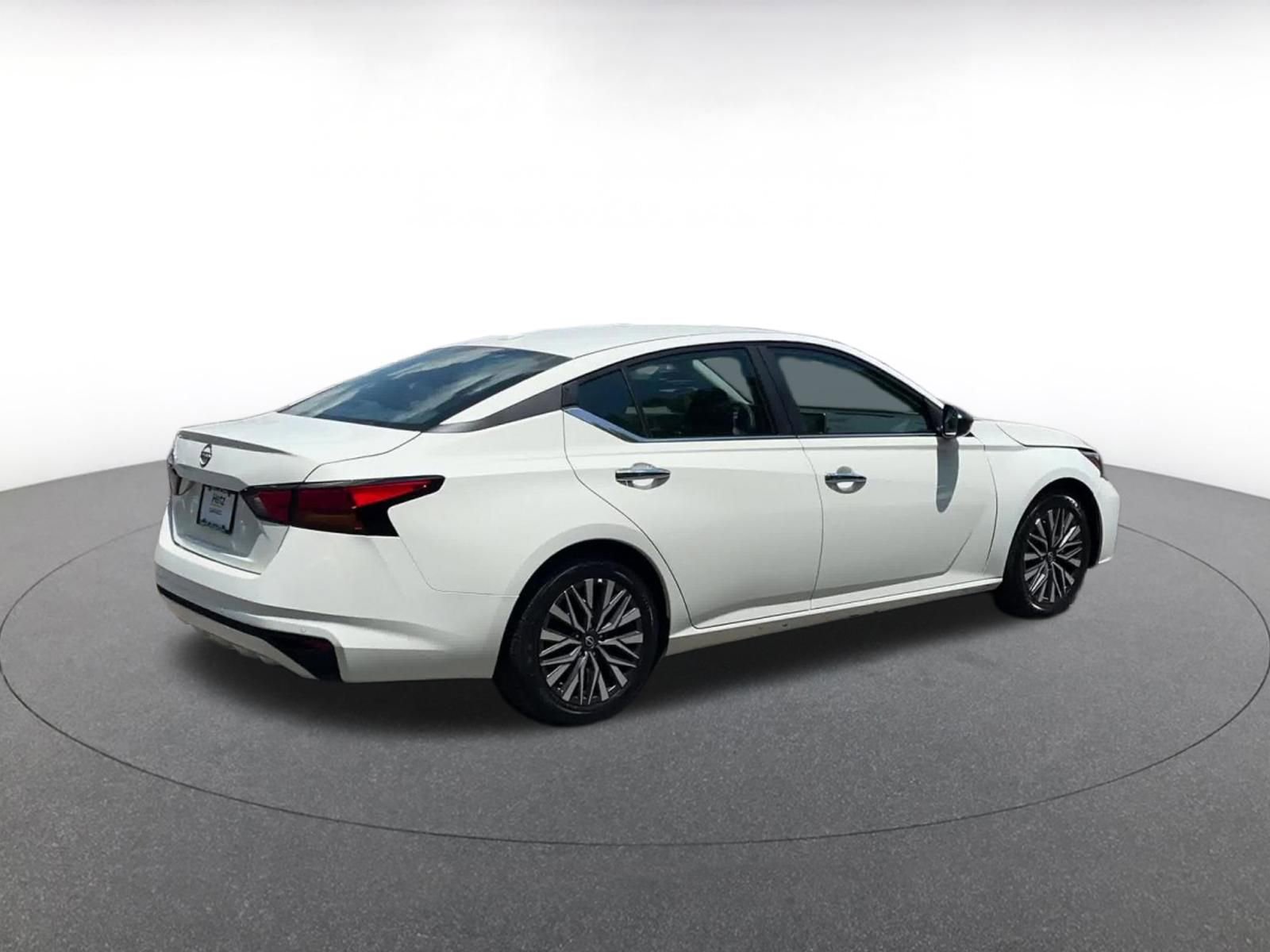 Thumbnail: 2025 Nissan Altima - 15