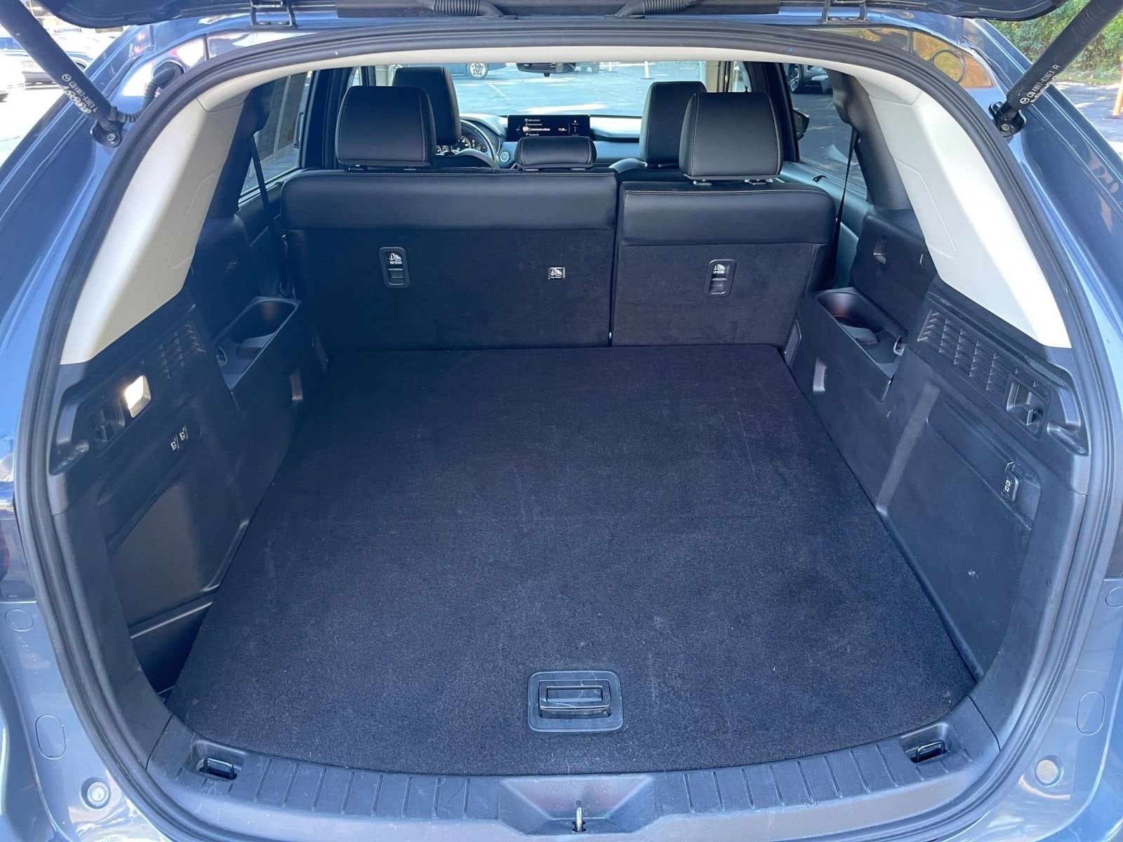 Thumbnail: 2025 Mazda CX-70 - 27