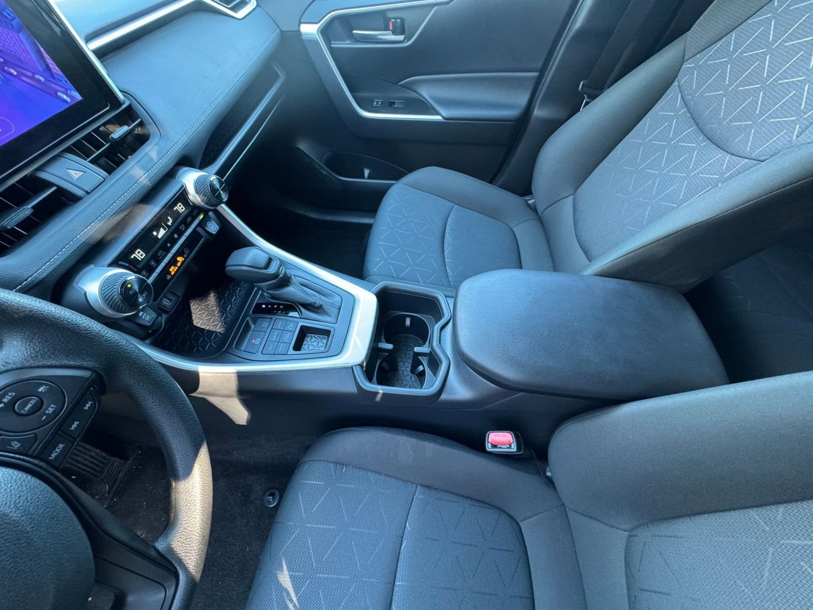 Thumbnail: 2025 Toyota RAV4 - 35