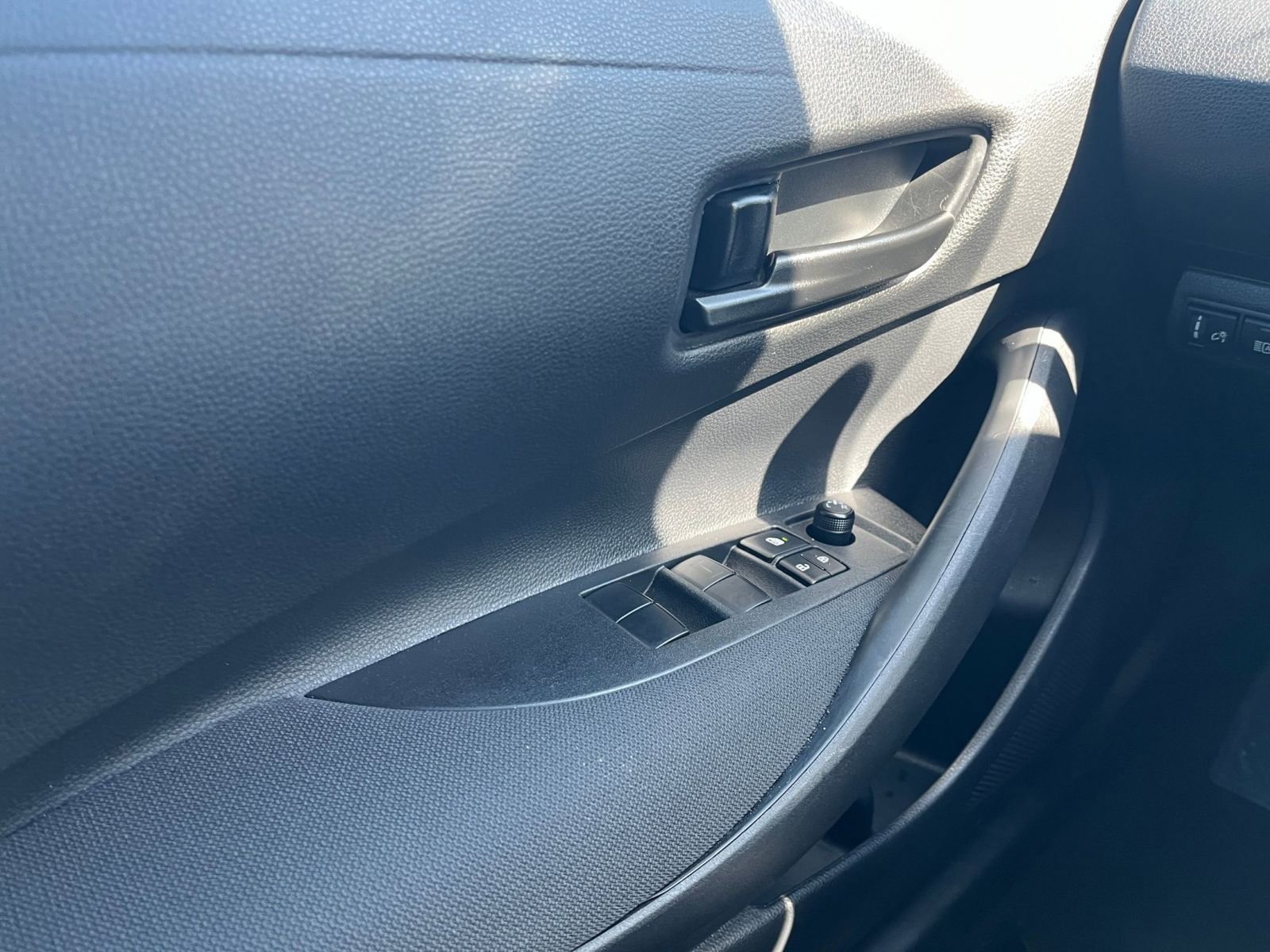 Thumbnail: 2025 Toyota Corolla - 18