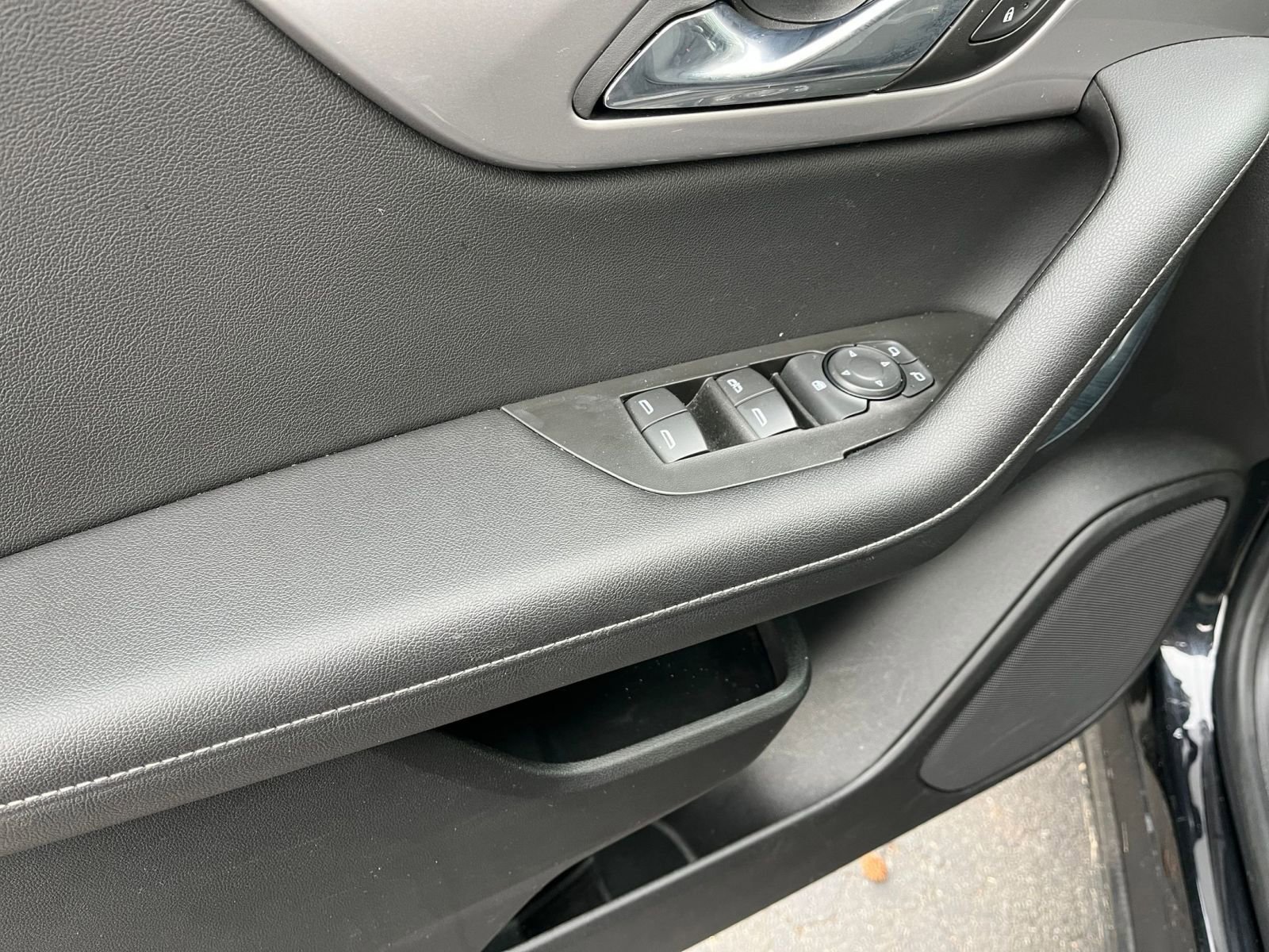 Thumbnail: 2025 Chevrolet Blazer - 18