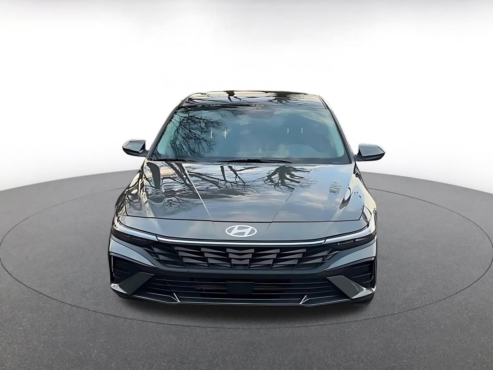 Thumbnail: 2025 Hyundai Elantra - 4